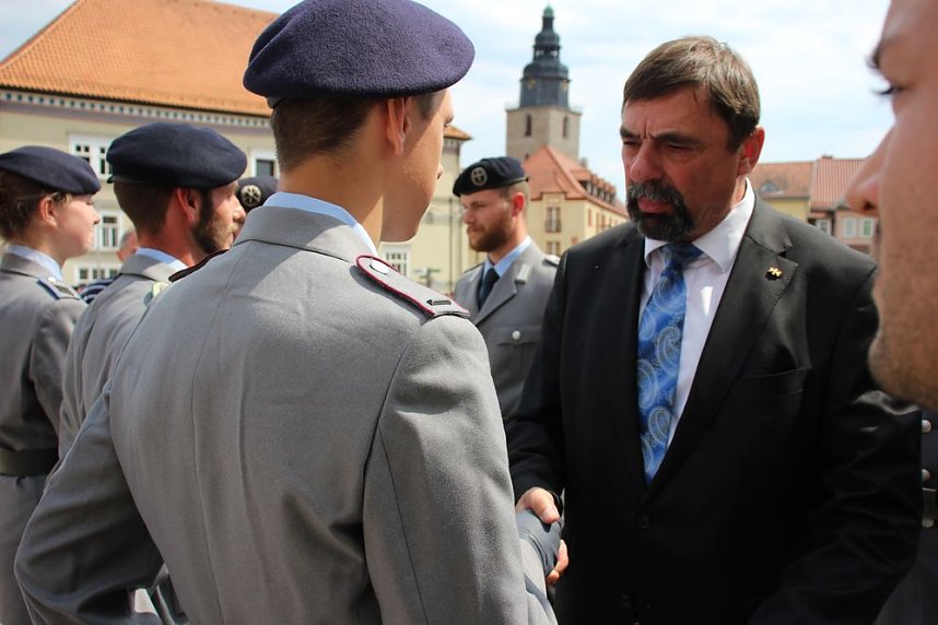 Wieder Soldatinnen und Soldaten vereidigt