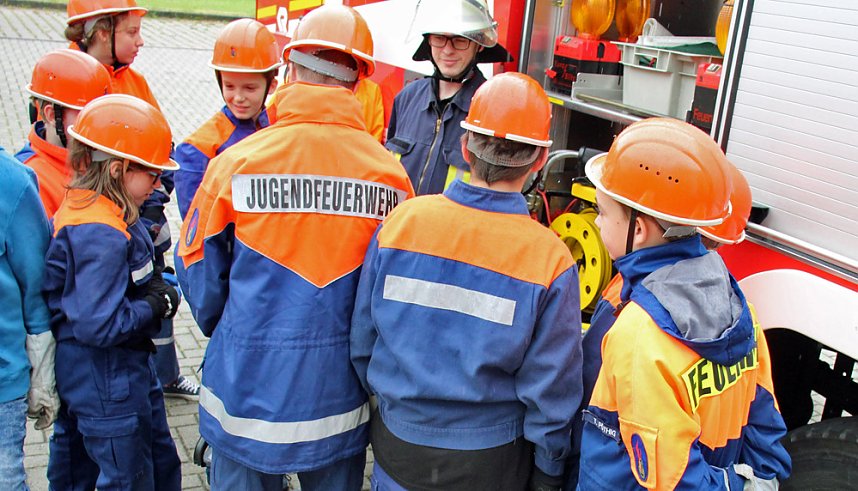 Feuer und Flamme f&uuml;r die Jugendfeuerwehr