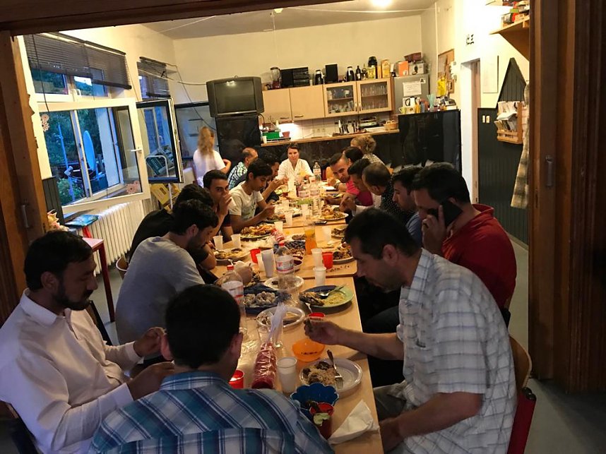 Nettes Zusammensein der Kulturen