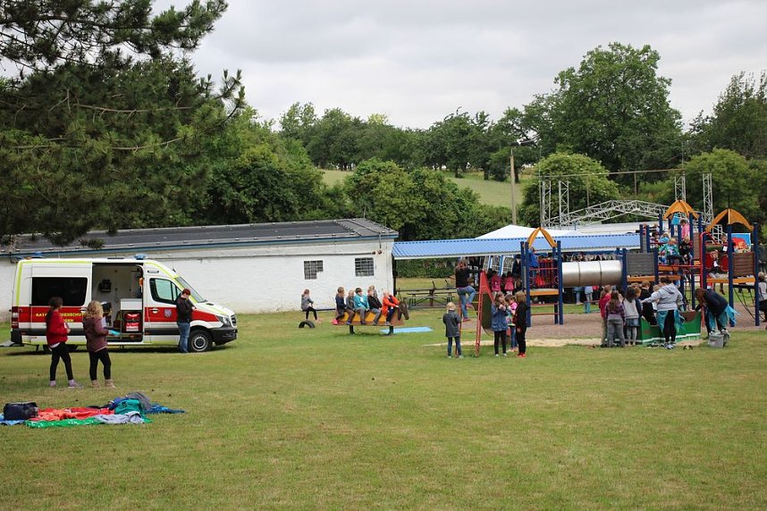 Schwimmbadfest mit der Fachschule