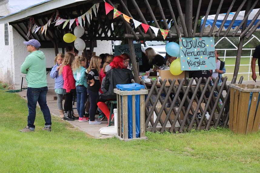 Schwimmbadfest mit der Fachschule