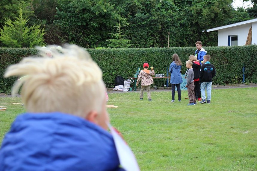 Schwimmbadfest mit der Fachschule