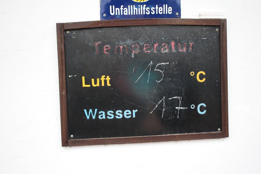 Schwimmbadfest mit der Fachschule