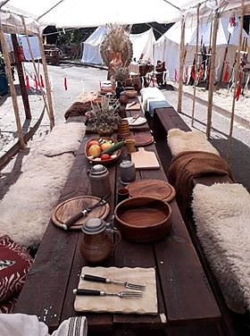 Das Ritterlager am Kyffh&auml;user Markt ist erwacht