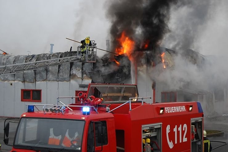 Dicke Rauchschwaden &uuml;ber Greu&szlig;en