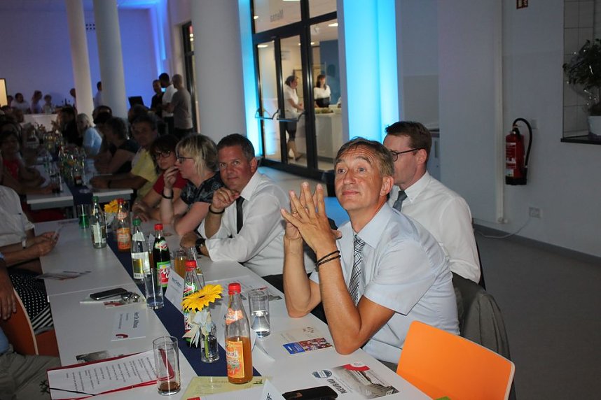 Gemeinschaftsschule in Greu&szlig;en &uuml;bergeben