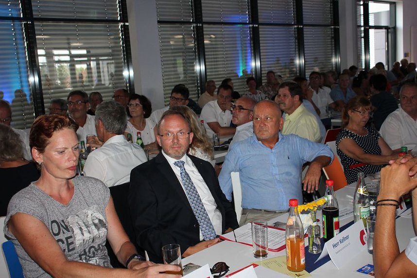 Gemeinschaftsschule in Greu&szlig;en &uuml;bergeben