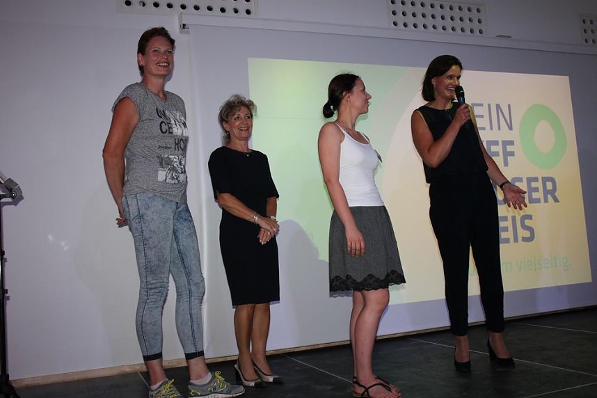 Gemeinschaftsschule in Greu&szlig;en &uuml;bergeben