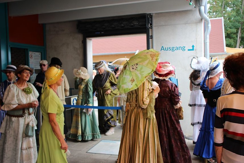 Erste Weltmeister im Brustr&uuml;ckw&auml;rtsschwimmen