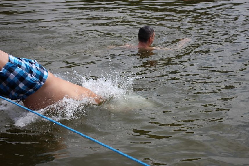 Erste Weltmeister im Brustr&uuml;ckw&auml;rtsschwimmen