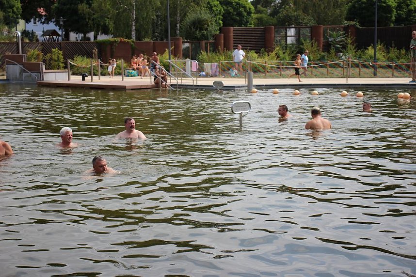 Erste Weltmeister im Brustr&uuml;ckw&auml;rtsschwimmen