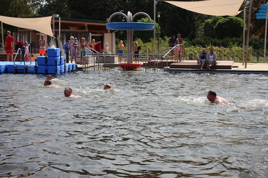 Erste Weltmeister im Brustr&uuml;ckw&auml;rtsschwimmen