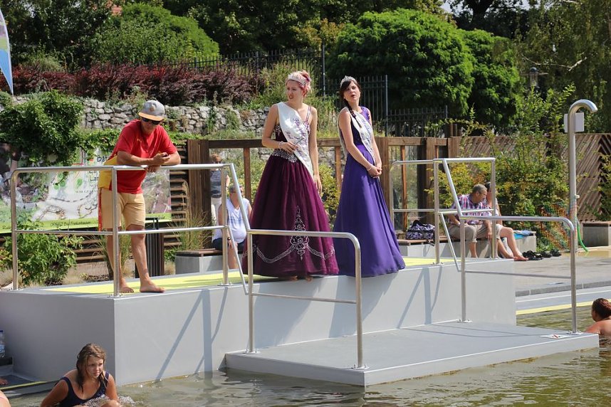 Erste Weltmeister im Brustr&uuml;ckw&auml;rtsschwimmen