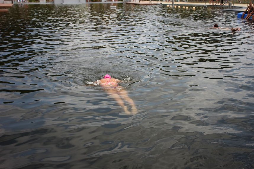 Erste Weltmeister im Brustr&uuml;ckw&auml;rtsschwimmen