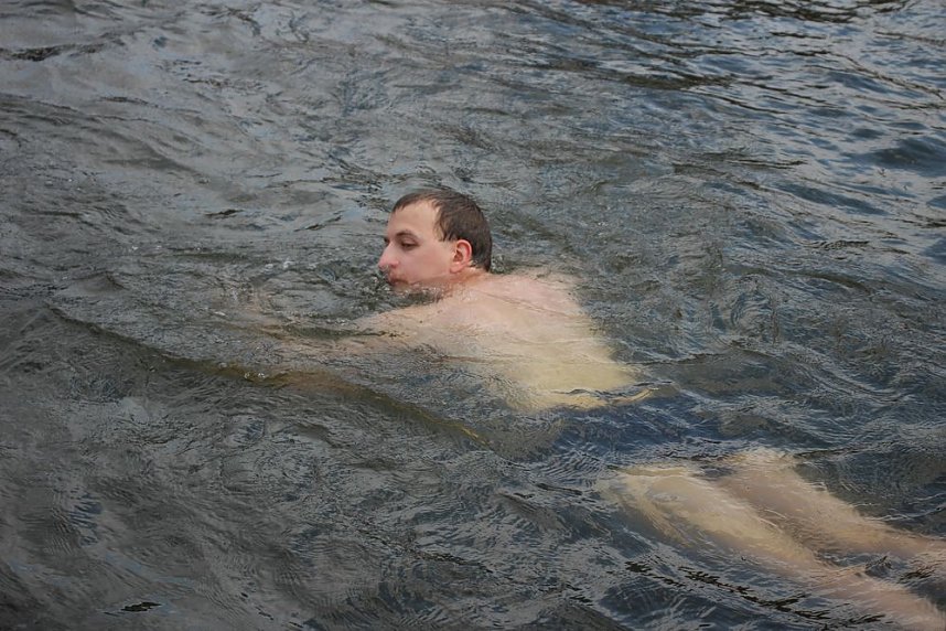 Erste Weltmeister im Brustr&uuml;ckw&auml;rtsschwimmen