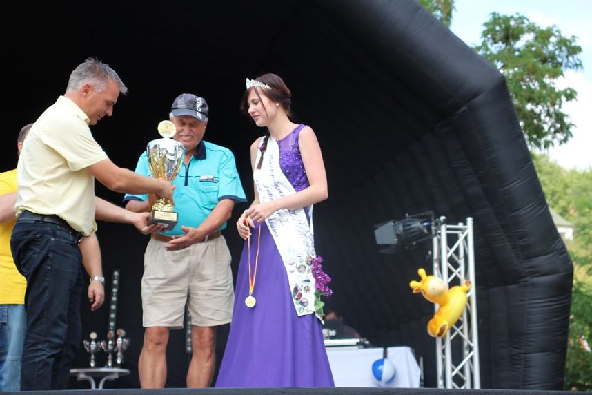 Erste Weltmeister im Brustr&uuml;ckw&auml;rtsschwimmen