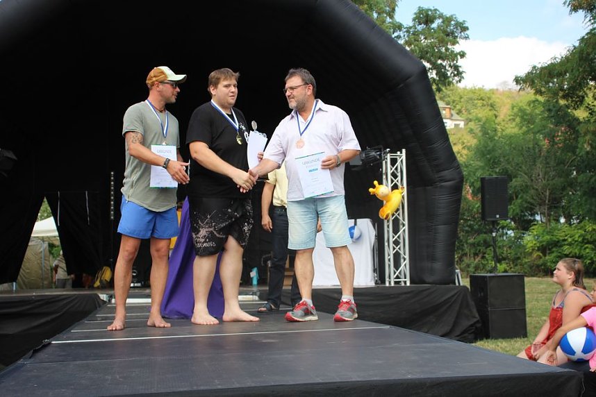 Erste Weltmeister im Brustr&uuml;ckw&auml;rtsschwimmen