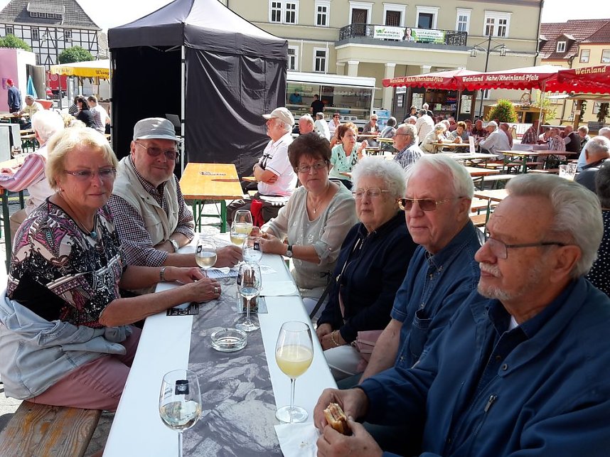 Mit Wein in den neuen Tag