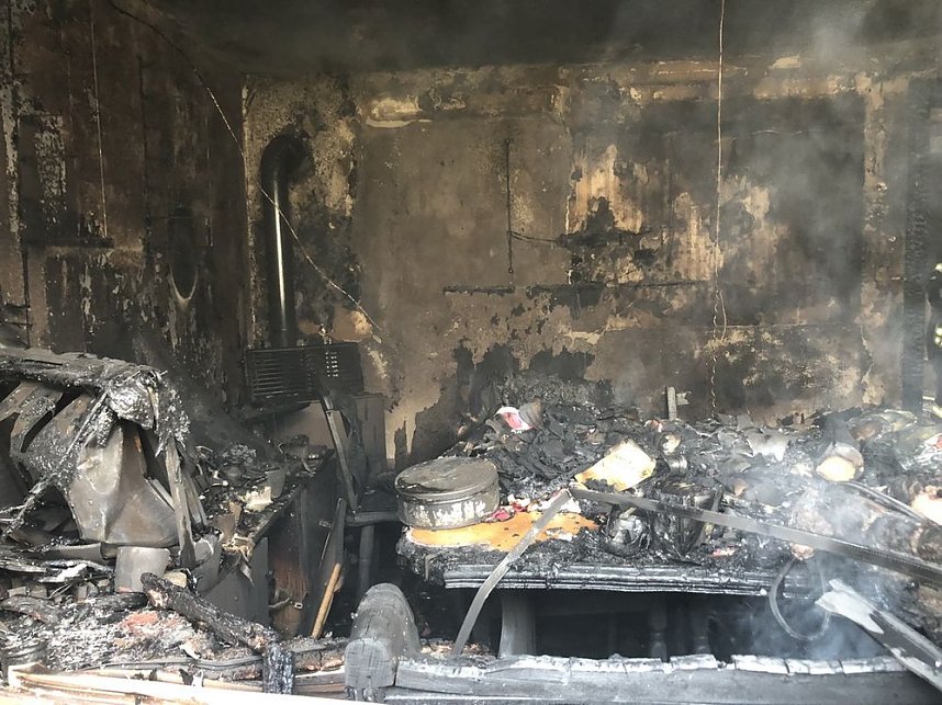 Eine Verletzte bei Wohnhausbrand (Update)