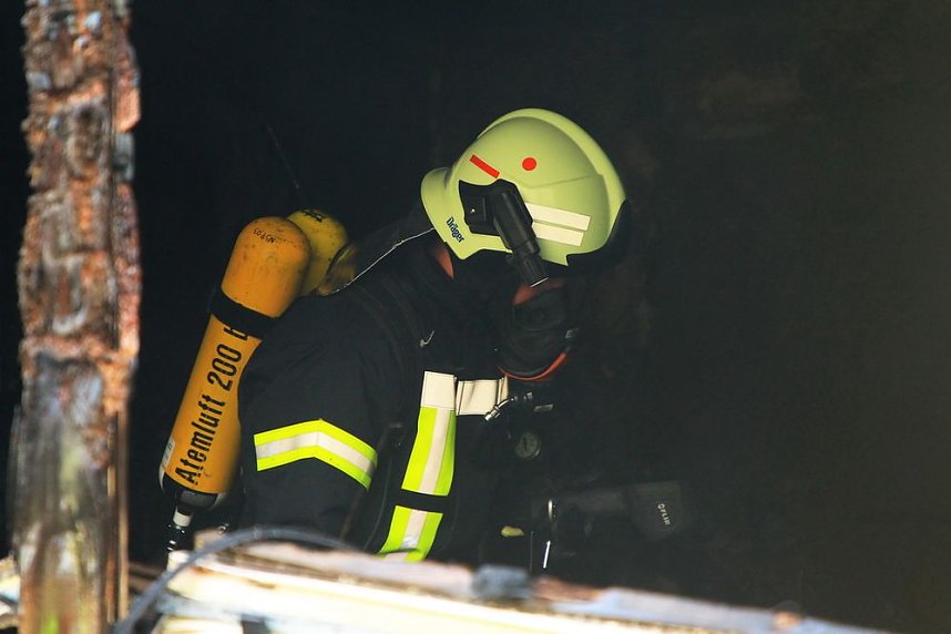 Eine Verletzte bei Wohnhausbrand (Update)