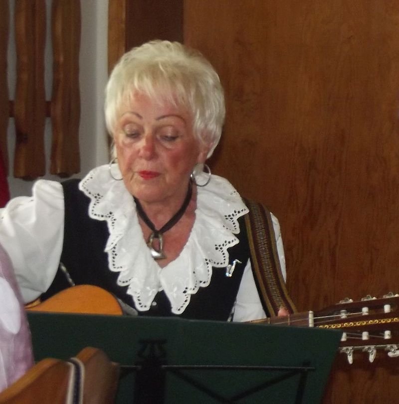 Herbstfest im WB 4 mit Bebraer Singv&ouml;geln gefeiert