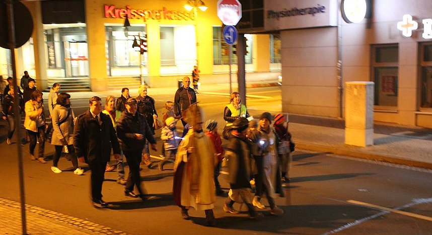 &Ouml;kumenische Martinsfeier und Umzug