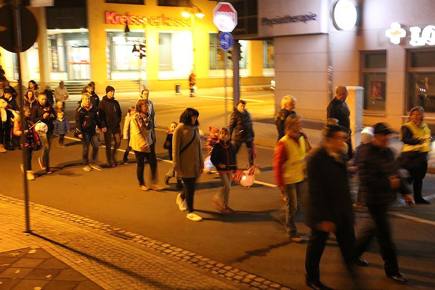 &Ouml;kumenische Martinsfeier und Umzug