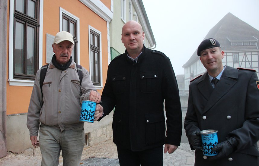 F&uuml;r die Pflege von Kriegsgr&auml;bern gesammelt