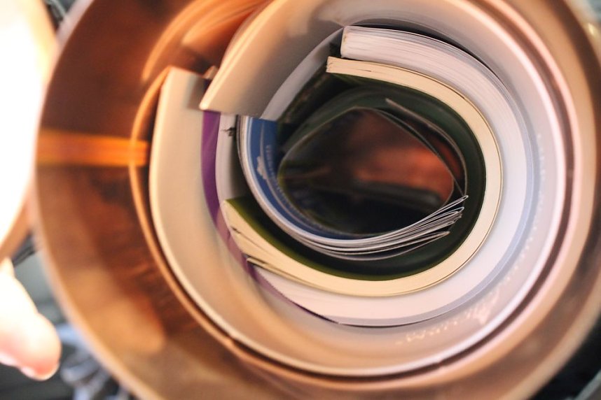 Turmhaube mit Dokumenten best&uuml;ckt