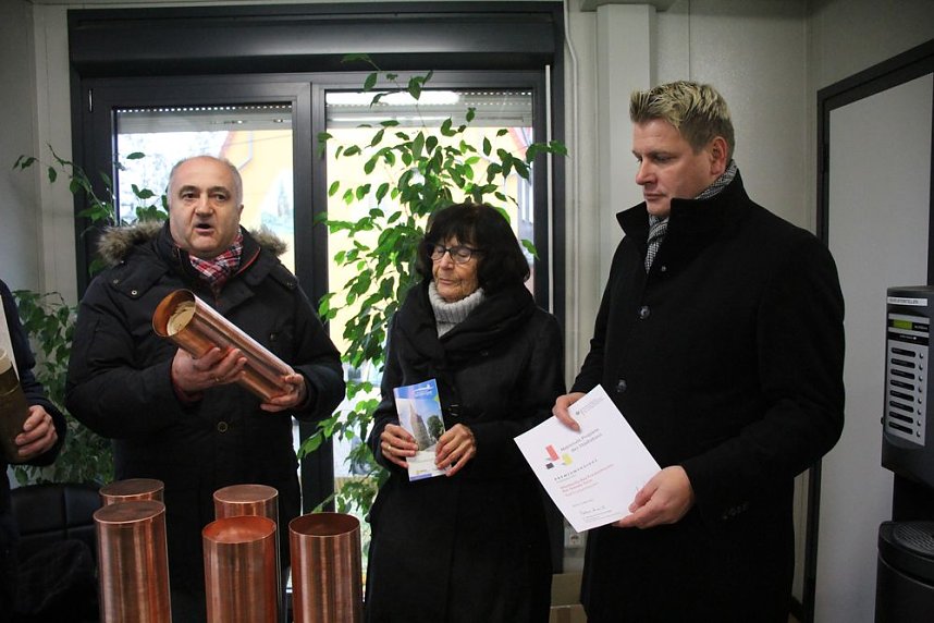Turmhaube mit Dokumenten best&uuml;ckt