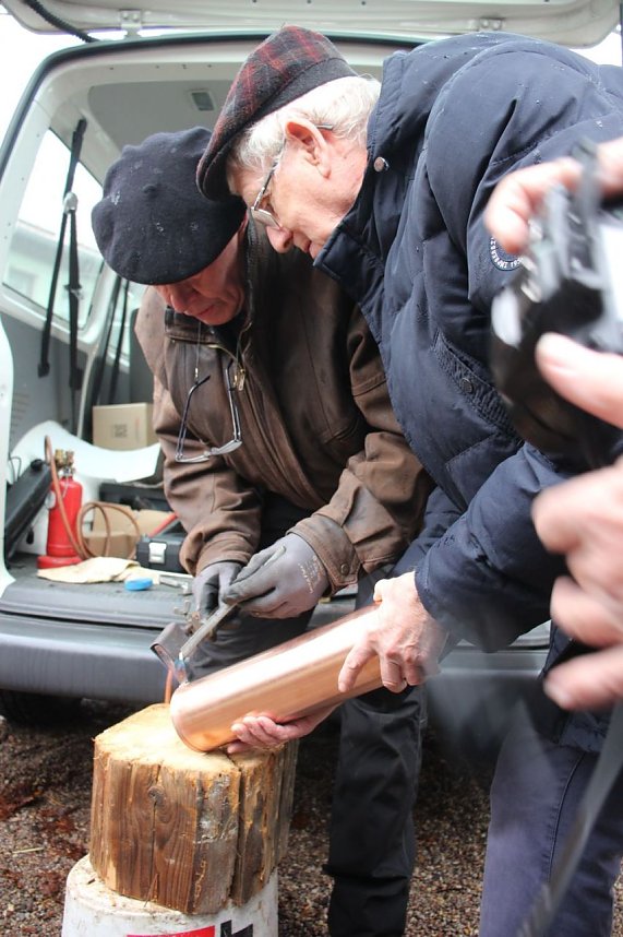 Turmhaube mit Dokumenten best&uuml;ckt