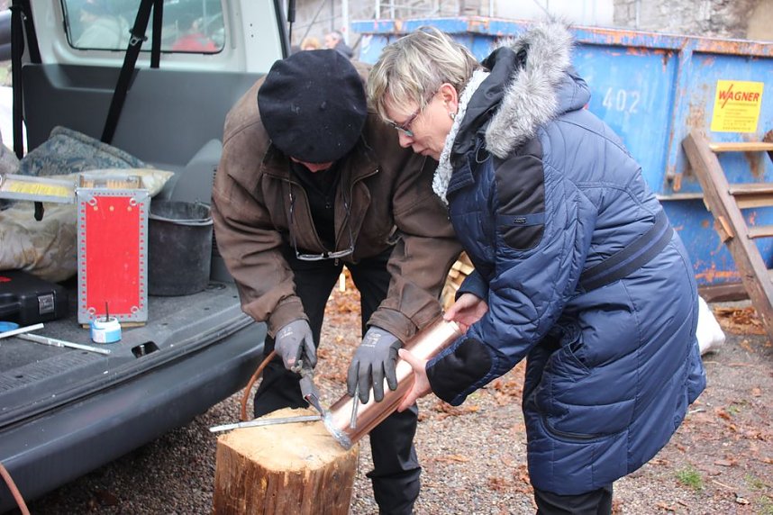 Turmhaube mit Dokumenten best&uuml;ckt