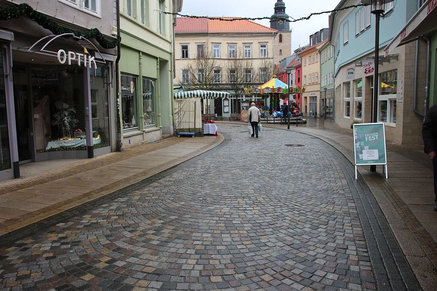 Adventsmarkt nicht vom Wetter beg&uuml;nstigt