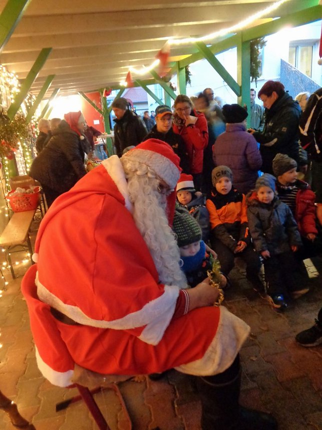 Gem&uuml;tlicher Weihnachtsmarkt in der Kindervilla