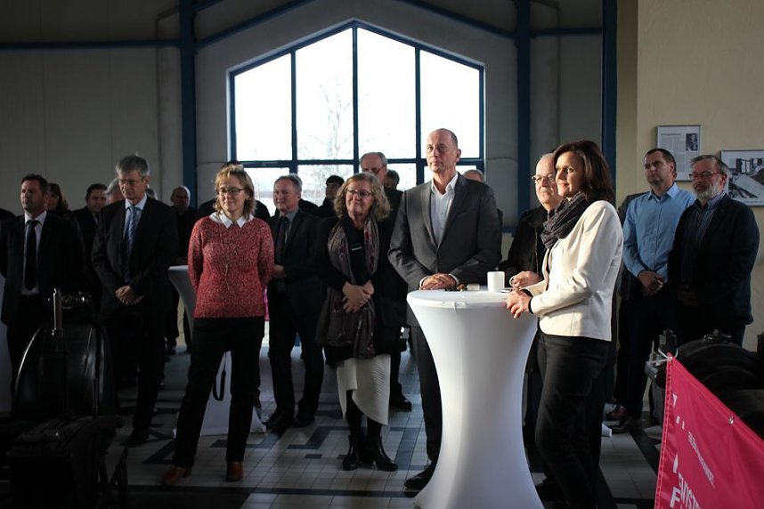 Symbolischer Spatenstich zum Breitbandausbau