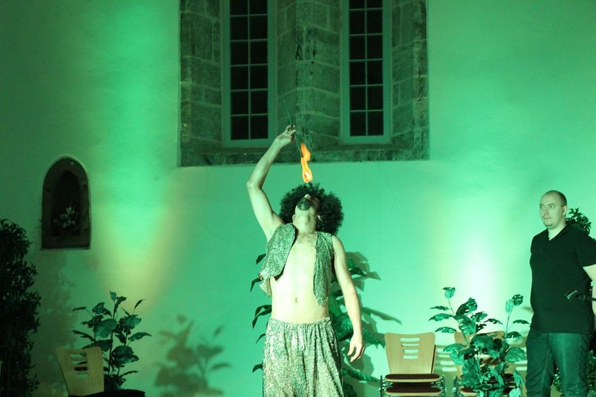 Zu Gunsten des Sole-Schwimmbads Artern