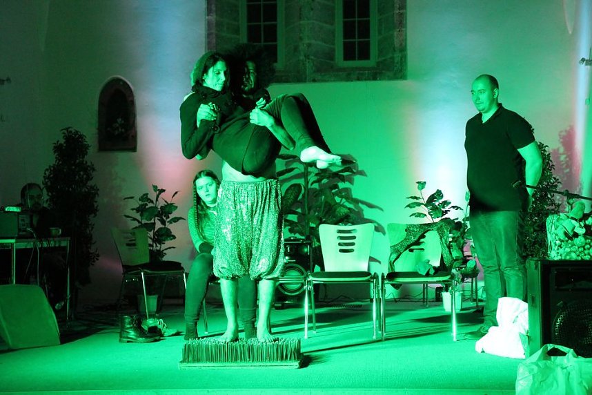 Zu Gunsten des Sole-Schwimmbads Artern