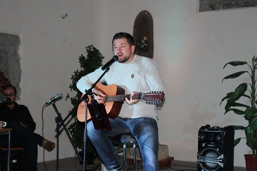 Zu Gunsten des Sole-Schwimmbads Artern