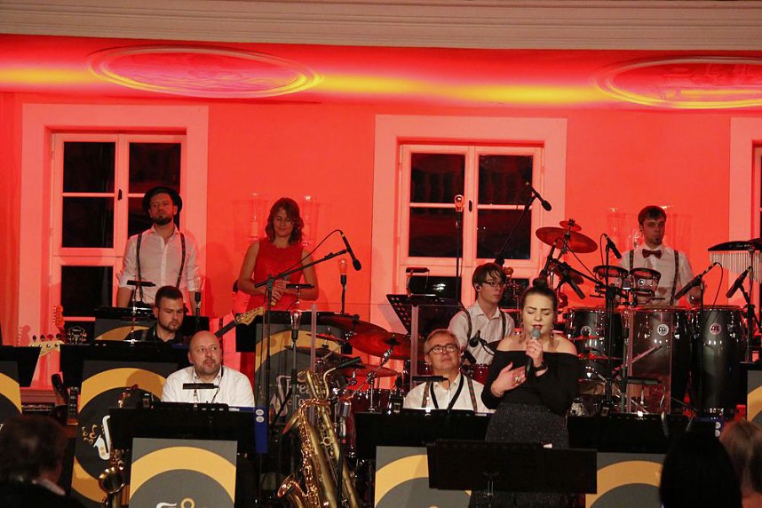 Wieder stehende Ovationen im Achteckhaus