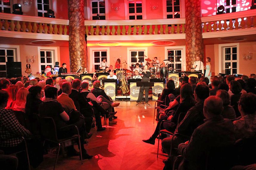 Wieder stehende Ovationen im Achteckhaus