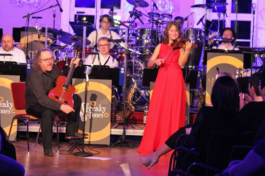 Wieder stehende Ovationen im Achteckhaus