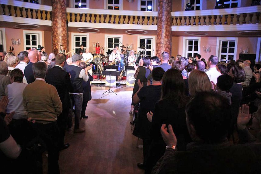 Wieder stehende Ovationen im Achteckhaus