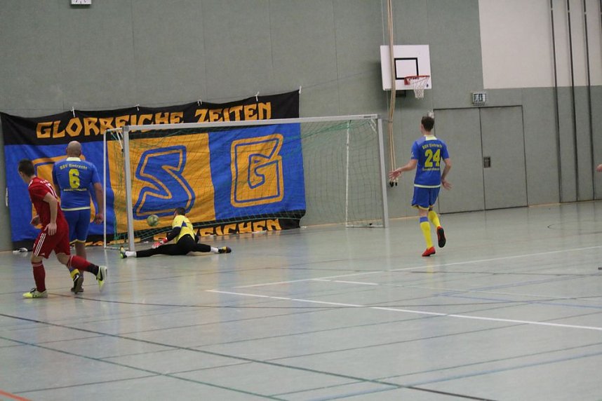 Zwischen G&auml;nsebraten und Raketen