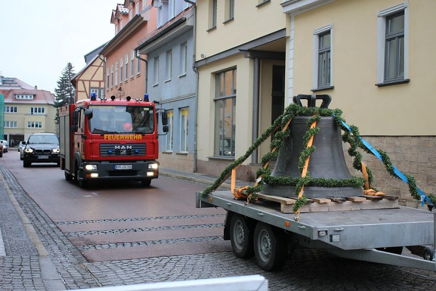Die erste Glocke f&uuml;r Trinitatiskirche in der Stadt