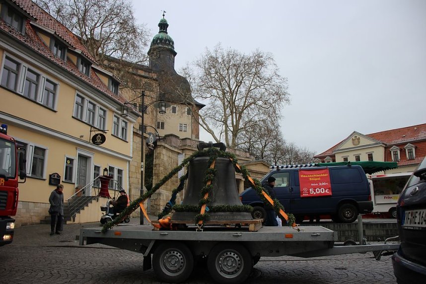 Die erste Glocke f&uuml;r Trinitatiskirche in der Stadt