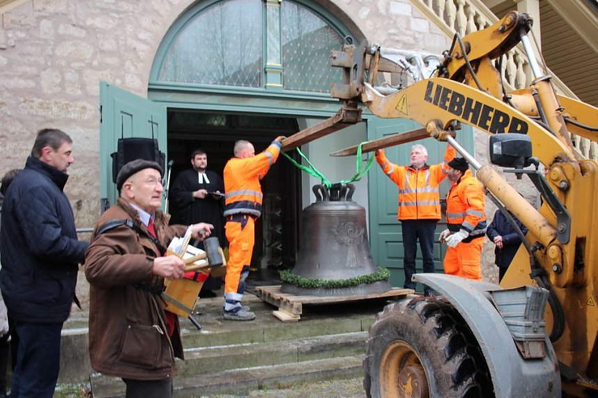 Die erste Glocke f&uuml;r Trinitatiskirche in der Stadt