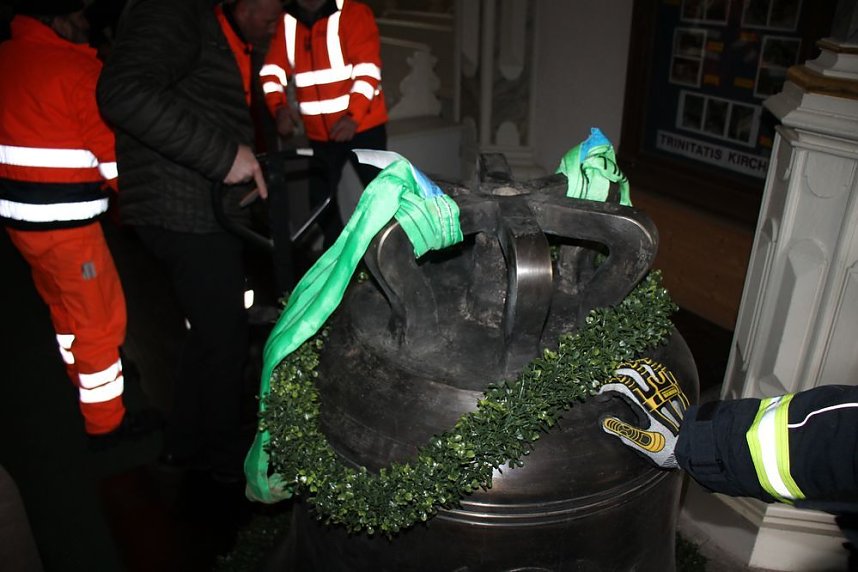 Die erste Glocke f&uuml;r Trinitatiskirche in der Stadt
