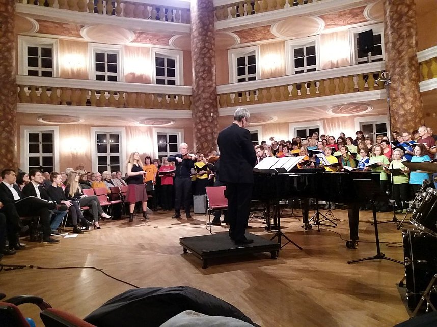 Thuringia Cantat & The String Company im Konzert