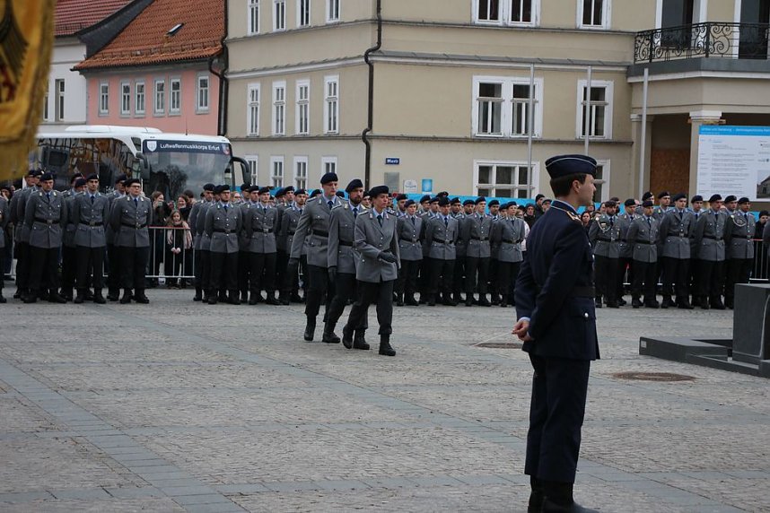 Vereidigung auf dem Markt