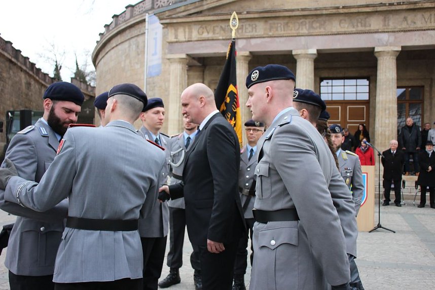 Vereidigung auf dem Markt
